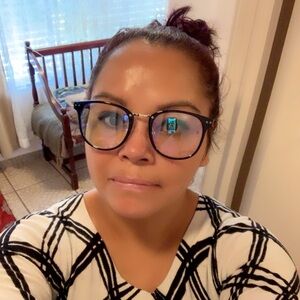 Meet your Posher, Maricela